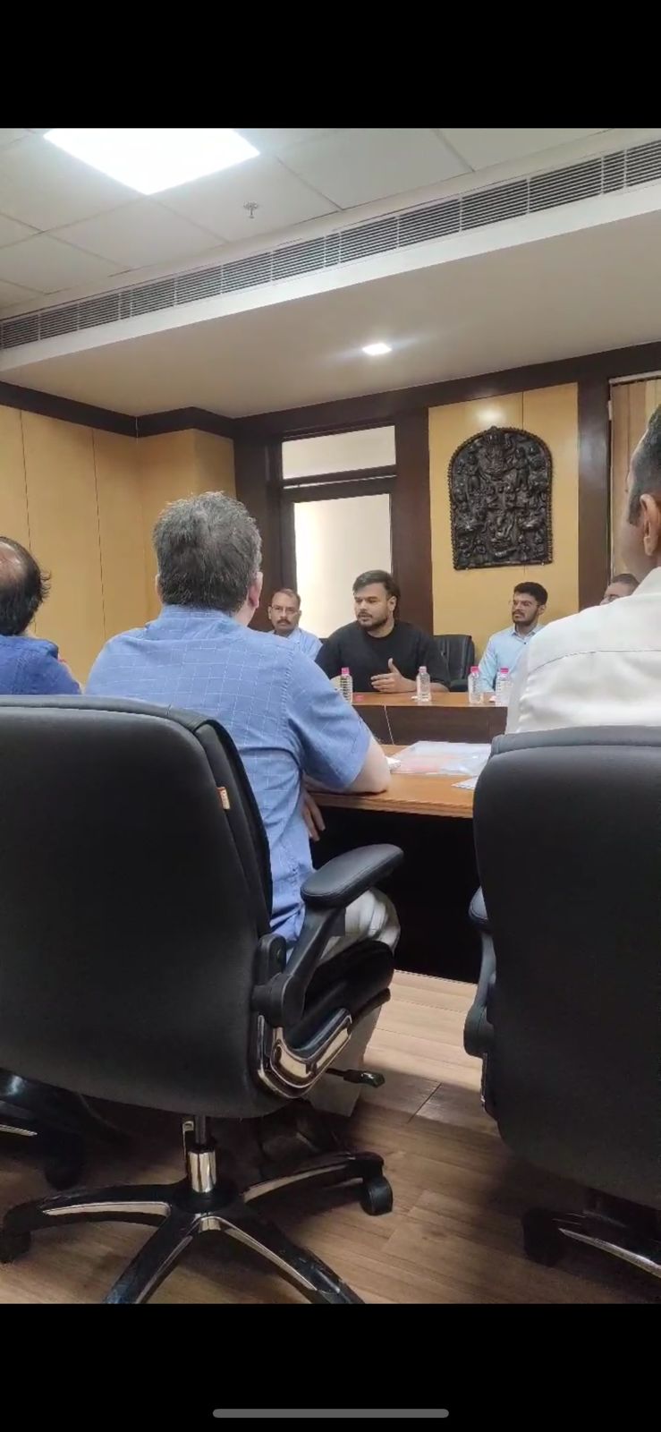 Lamrod co-founder Navneet Choudhary presenting Lamrod Cops in a briefing session